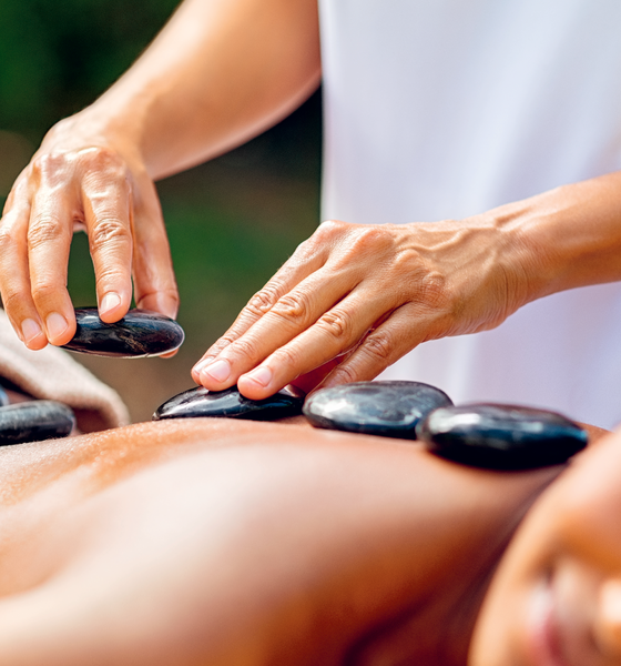  Massage aux pierres chaudes (coffret)